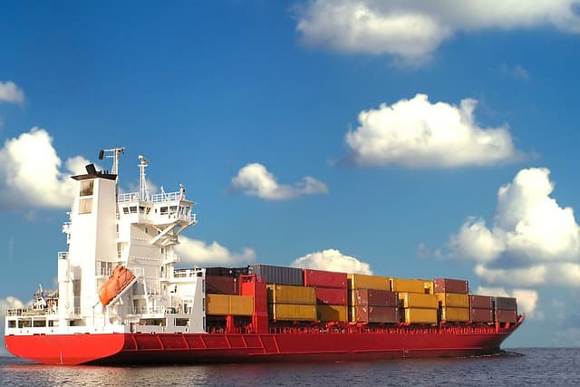 Benefits and Drawbacks of Sourcing Chemicals Directly from Manufacturers vs. Distributors