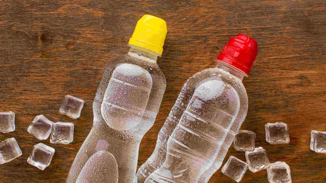 Mineral Spirits vs Acetone for Adhesive Removal in Case Manufacturing: Which Works Better?