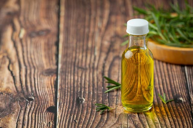 The Carrot Seed Oil Benefits for Clean Beauty: Sustainable Solutions for Personal Care Brands