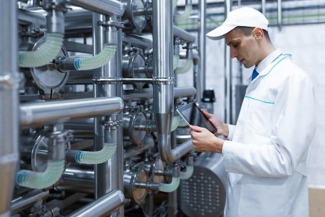 Is Manufacturing Coming Back to the U.S.? Trends and Challenges in 2025