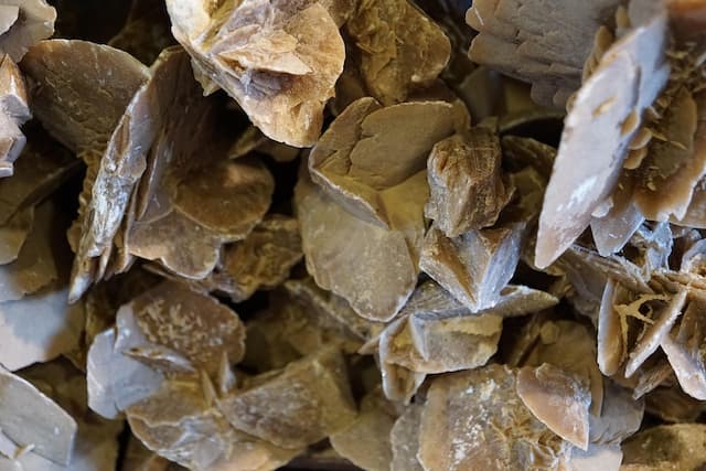 Industrial Applications of Barite in Oil &amp; Gas and Paint Manufacturing