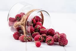 The Role of Raspberry Seed Oil in Clean Beauty and Personal Care Innovation