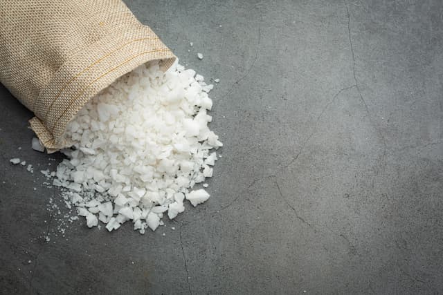 Soda Ash vs Baking Soda: Understanding Their Approved Uses in the US Food Market