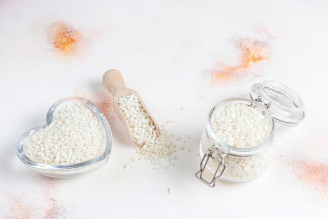 Hydroxyethyl Urea or Urea? Comparing Performance in Personal Care Products