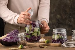 Food Preservative Chemistry: The Essential Guide for US Food & Beverage Manufacturers